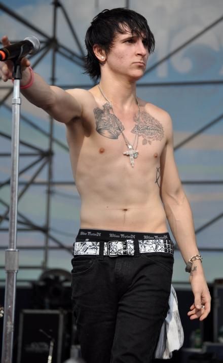 mitchel-musso-shirtless-show_22_0.jpg